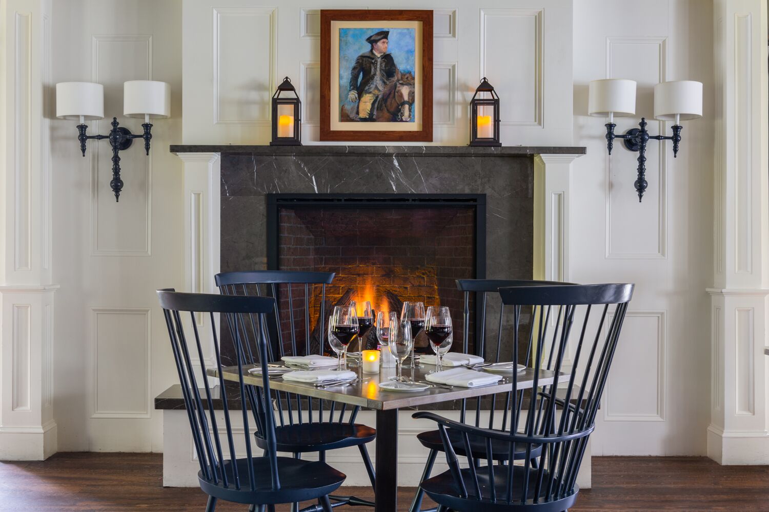 Town Meeting Bistrofireplace Dining